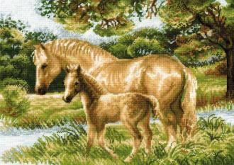 Лошадь с жеребёнком 1258